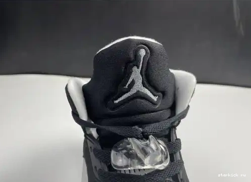 5 CT4838-011 “Oreo” CT4838-011 Air Jordan 0510